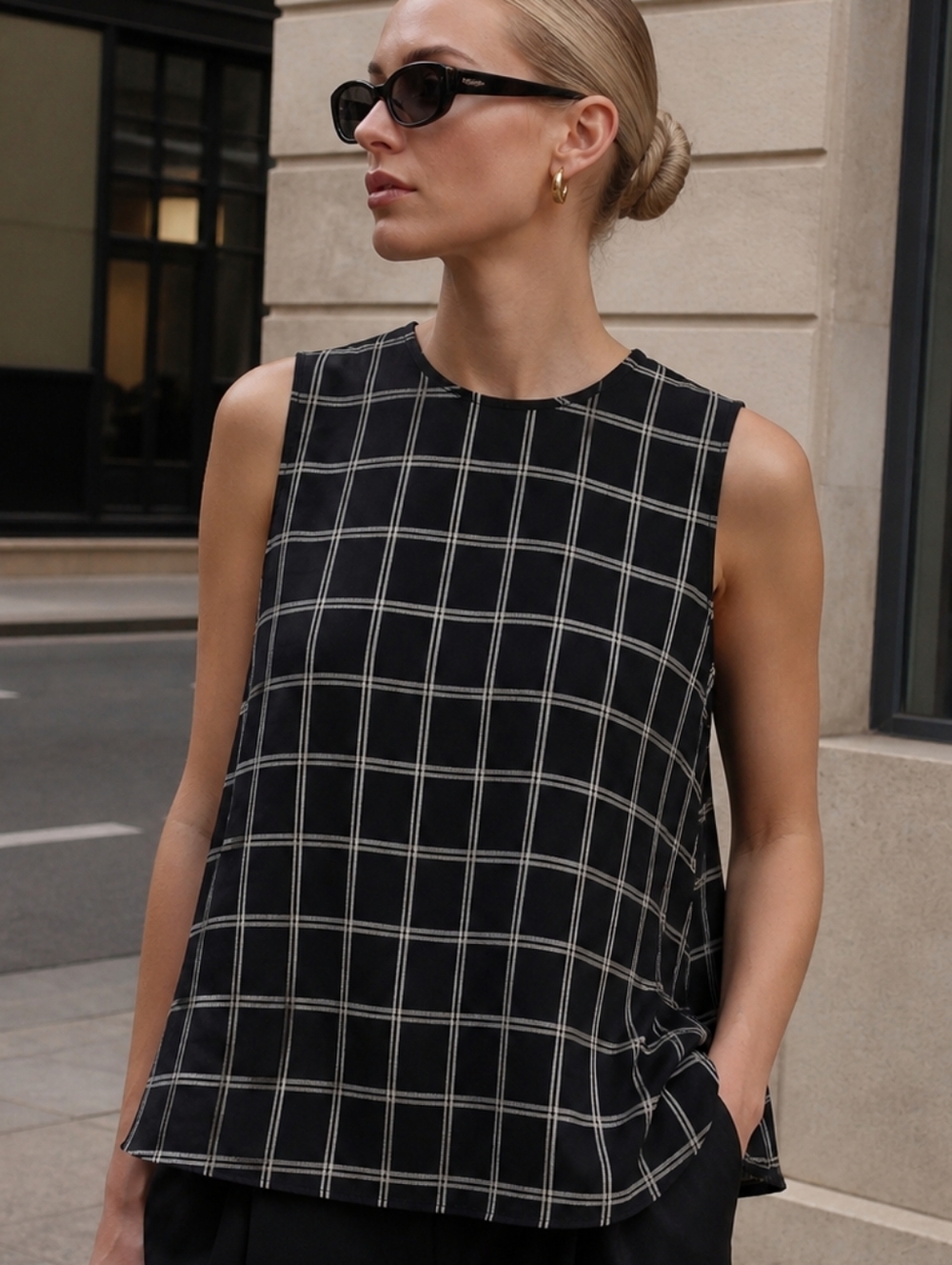 Aritzia Babaton Wieland Blouse Black & Ivory Windowpane Check Size L Minimalist